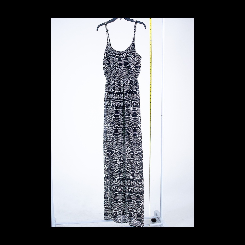 BLOW OUT Black And White Tribal